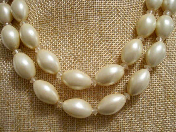 Mid Century 40's Beaded Necklace. Pearlescent Cre… - image 3