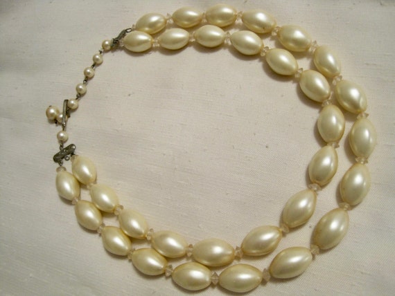 Mid Century 40's Beaded Necklace. Pearlescent Cre… - image 8