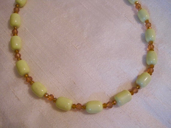Art Deco 50's Pale Yellow Beaded Necklace. Pale Y… - image 3