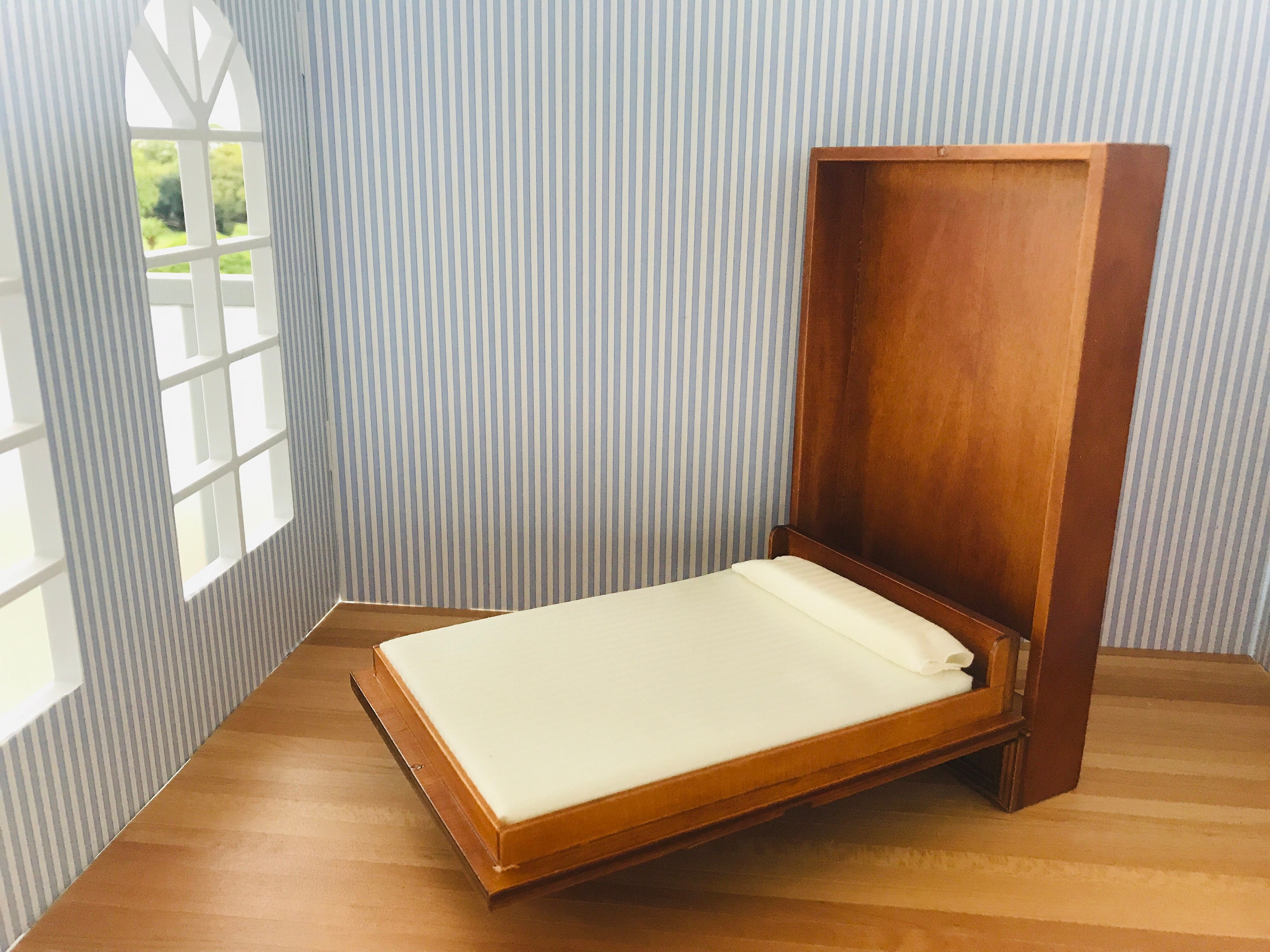 BED FOR YOUR DOLL HOUSE SINGLE MURPHY BED MAHOGANY Dollhouse Furniture
