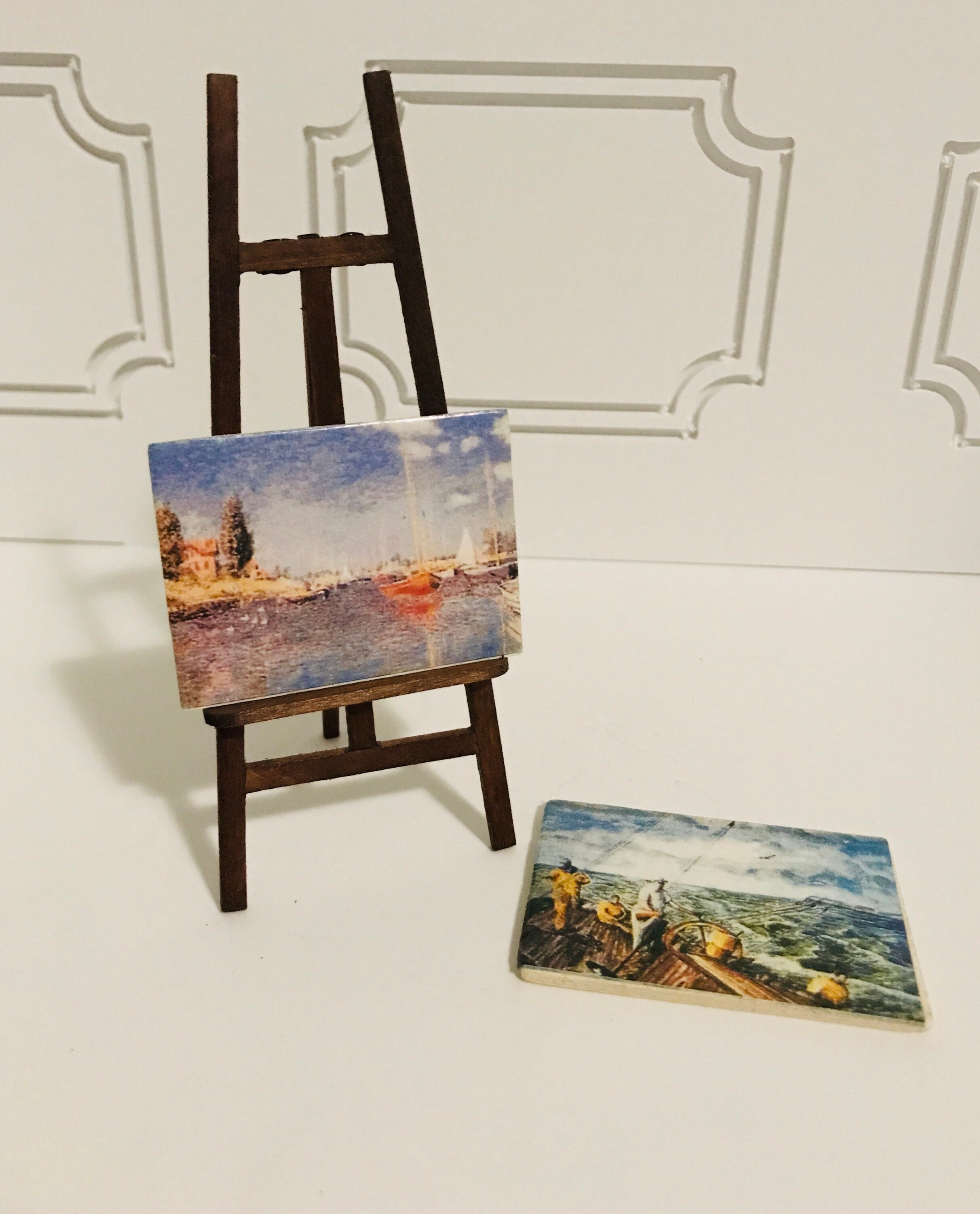 Dollhouse Easel for Pictures / Painting