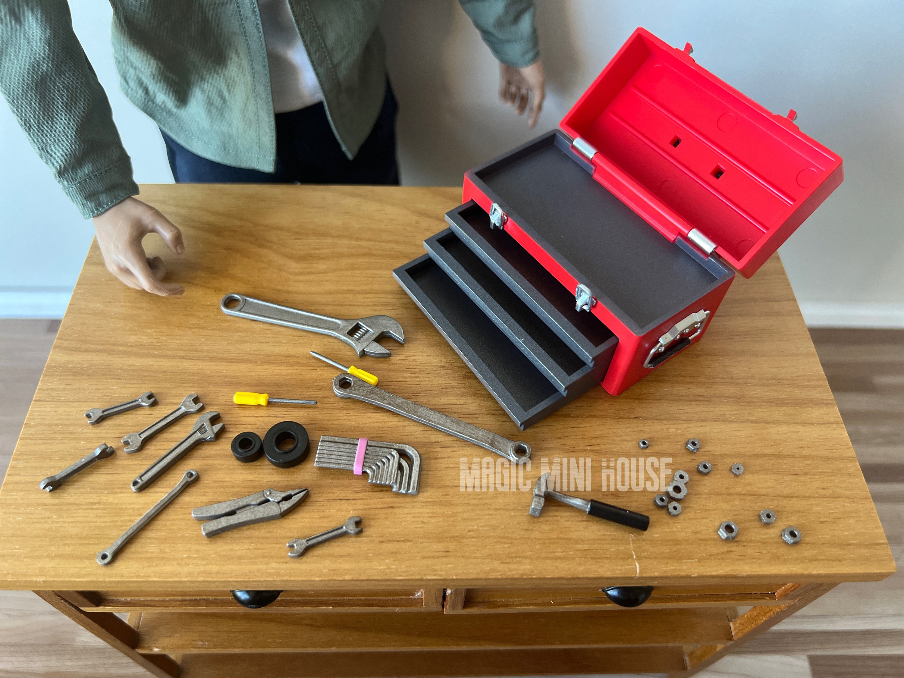 10 Pieces Dollhouse Tool Set Mini Doll House Repair Multi-Tool Include A  Red Tin Box, 4 Outdoor Tools and 5 Repair Tools, Funny Mini Party Dollhouse