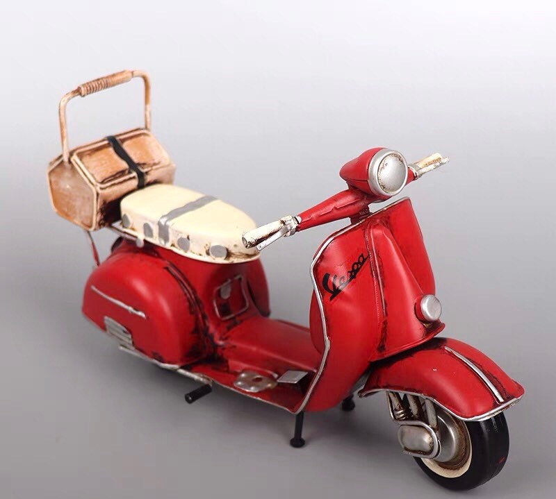 1/6 Scale Dolls House Vintage Vespa Scooter Motorbike for Dolls Miniature  Replica -  Norway