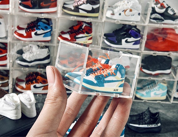Dolls House 1:6 Scale Sneaker Display 