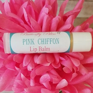 lip balm that heals lips | dry lips lip balm | moisturizing lip balm | all natural lip balm | beeswax lip balm | safe lip balm | organic lip