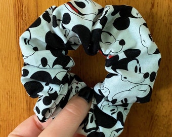 Coletero de algodón hecho a mano con forma de Mickey Mouse
