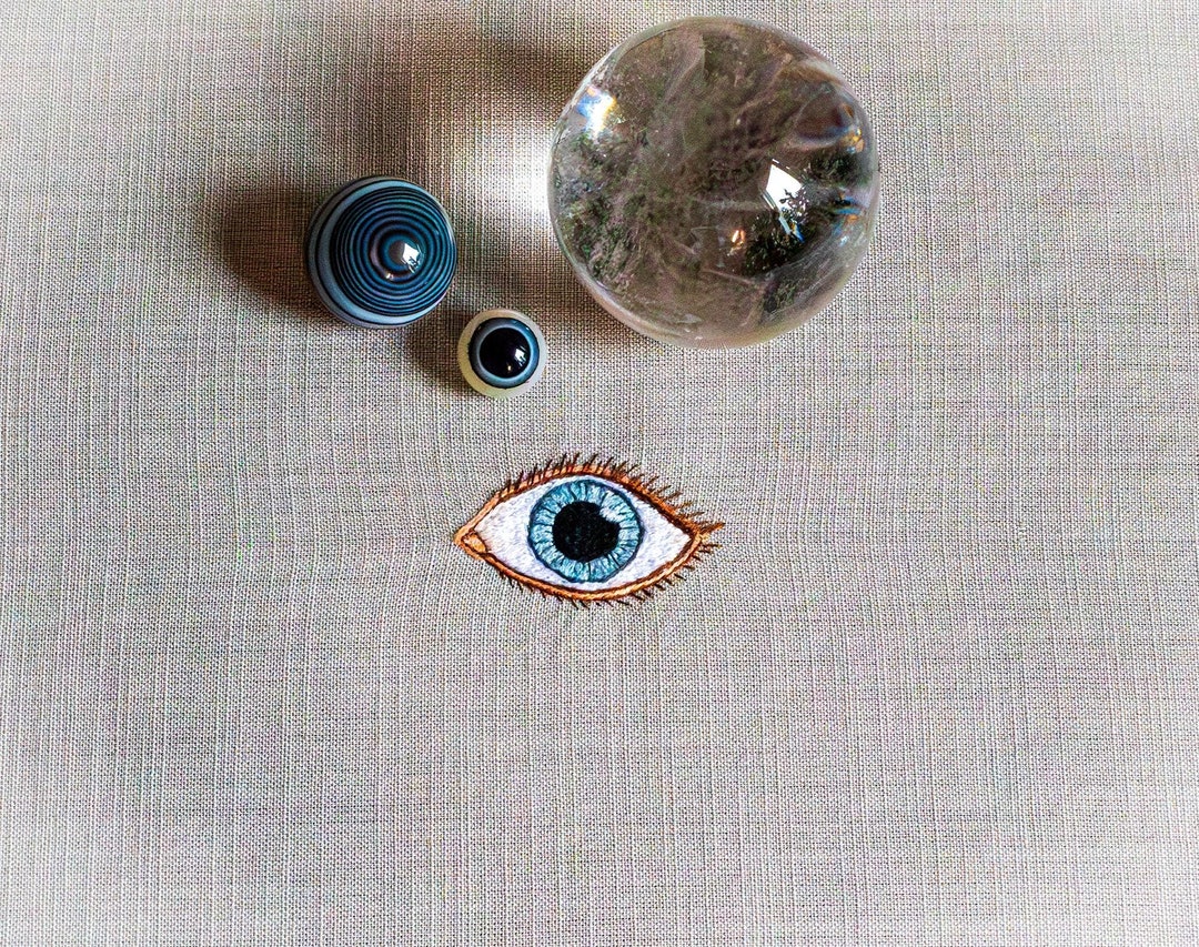 Hand-embroidered All-seeing Eye Altar Cloth: Cotton Tarot Divination - Etsy
