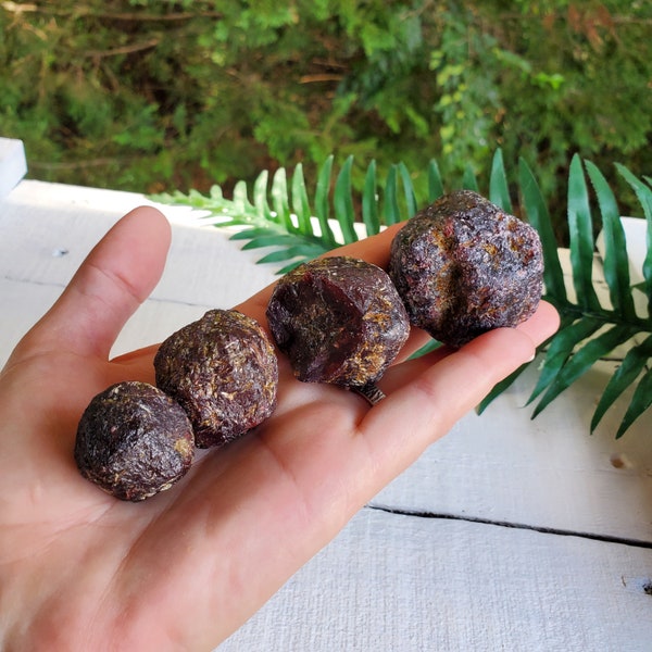 Raw Garnet Ball, Garnet Rough