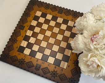 Tablero de ajedrez de madera, tridente ucraniano, color ombre, talla de madera de fresno hecha a mano, juego familiar regalo de aniversario de boda marido padre