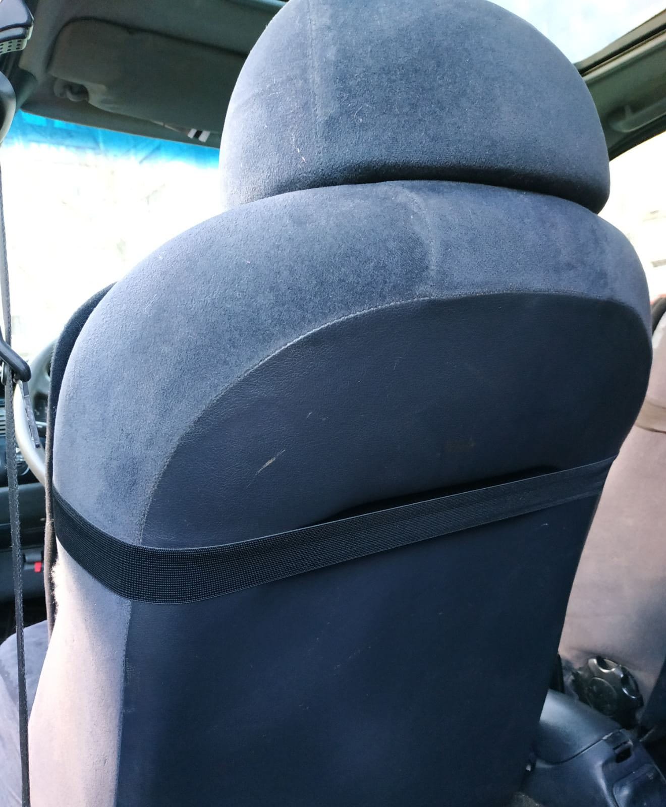 bequeme Echtschafsfell Sitzauflage auf Rückbank im Auto 60x110cm
