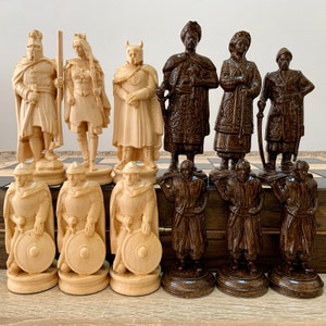 СSchachfiguren Holz Kosaken + Ritter Schachfiguren, exklusives handgemachtes Geschenk Weihnachten, Jahrestag für Vater, Mann