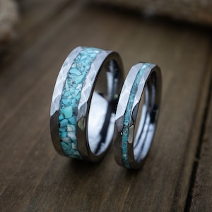 Hammered Tungsten ring set, Turquoise rings, 8mm 4mm Turquoise tungsten rings, Mens wedding band, Womens wedding band, Couple wedding set.