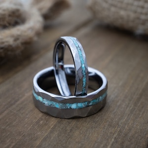 Hammered Tungsten ring set, Turquoise ring, 8mm 4mm Turquoise tungsten rings, Mens wedding band, Womens wedding band, Couple wedding sets.