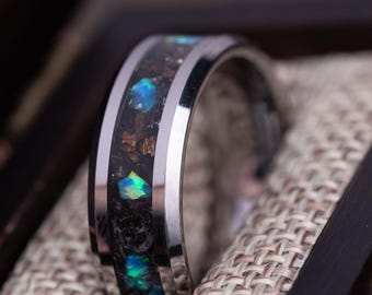 Fede nuziale da uomo in opale blu, fede in trucioli di meteorite autentici, regalo in osso di dinosauro per uomo, anello unico per lui, regalo di anniversario