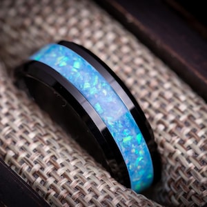 Herren Ring blau Opal Keramik, Ehering hellblau Opal, Männerring 8 mm, Trauring schwarz, Geschenk zum Jahrestag