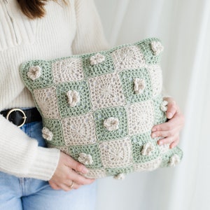 CROCHET PATTERN | Granny Square Crochet Flower Pillow | Cottagecore Crochet Throw Pillow
