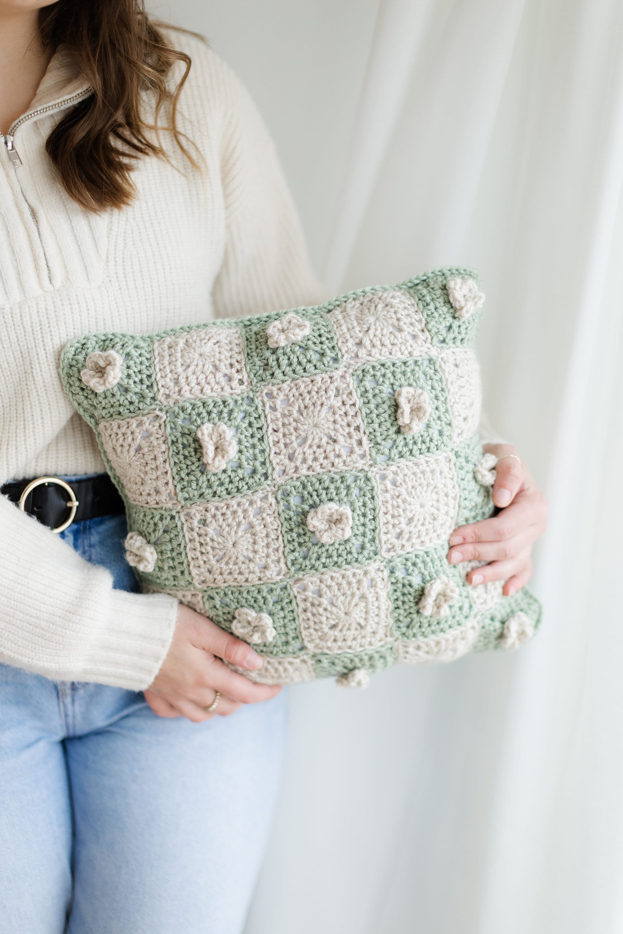 32 Flower Pillow Crochet Patterns for Cozy, Giftable Home Décor 17 Crochet Pattern Granny Square Crochet Flower Pillow