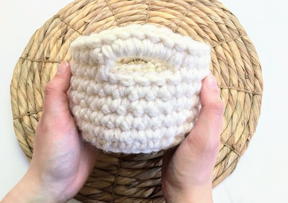 How to Crochet a Simple Mini Basket 