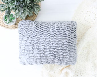 CROCHET PATTERN / crochet ruffle pillow pattern / pdf crochet ruffle cushion