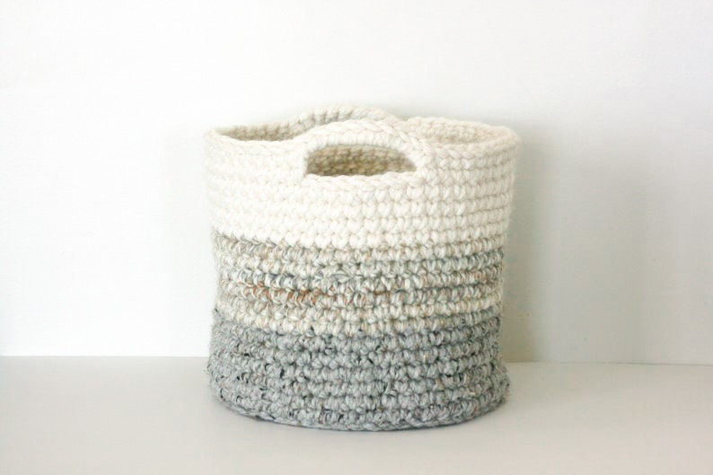 CROCHET PATTERN / farmhouse ombre basket crochet pattern / basket with handles / chunky basket pattern / pdf pattern / easy crochet pattern image 4