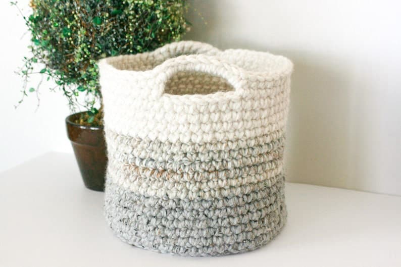 CROCHET PATTERN / farmhouse ombre basket crochet pattern / basket with handles / chunky basket pattern / pdf pattern / easy crochet pattern image 1