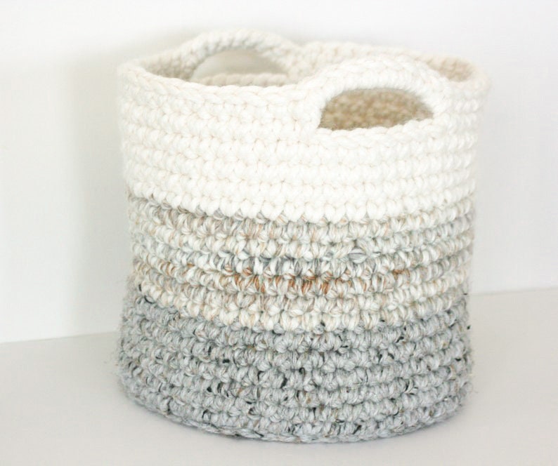 CROCHET PATTERN / farmhouse ombre basket crochet pattern / basket with handles / chunky basket pattern / pdf pattern / easy crochet pattern image 2