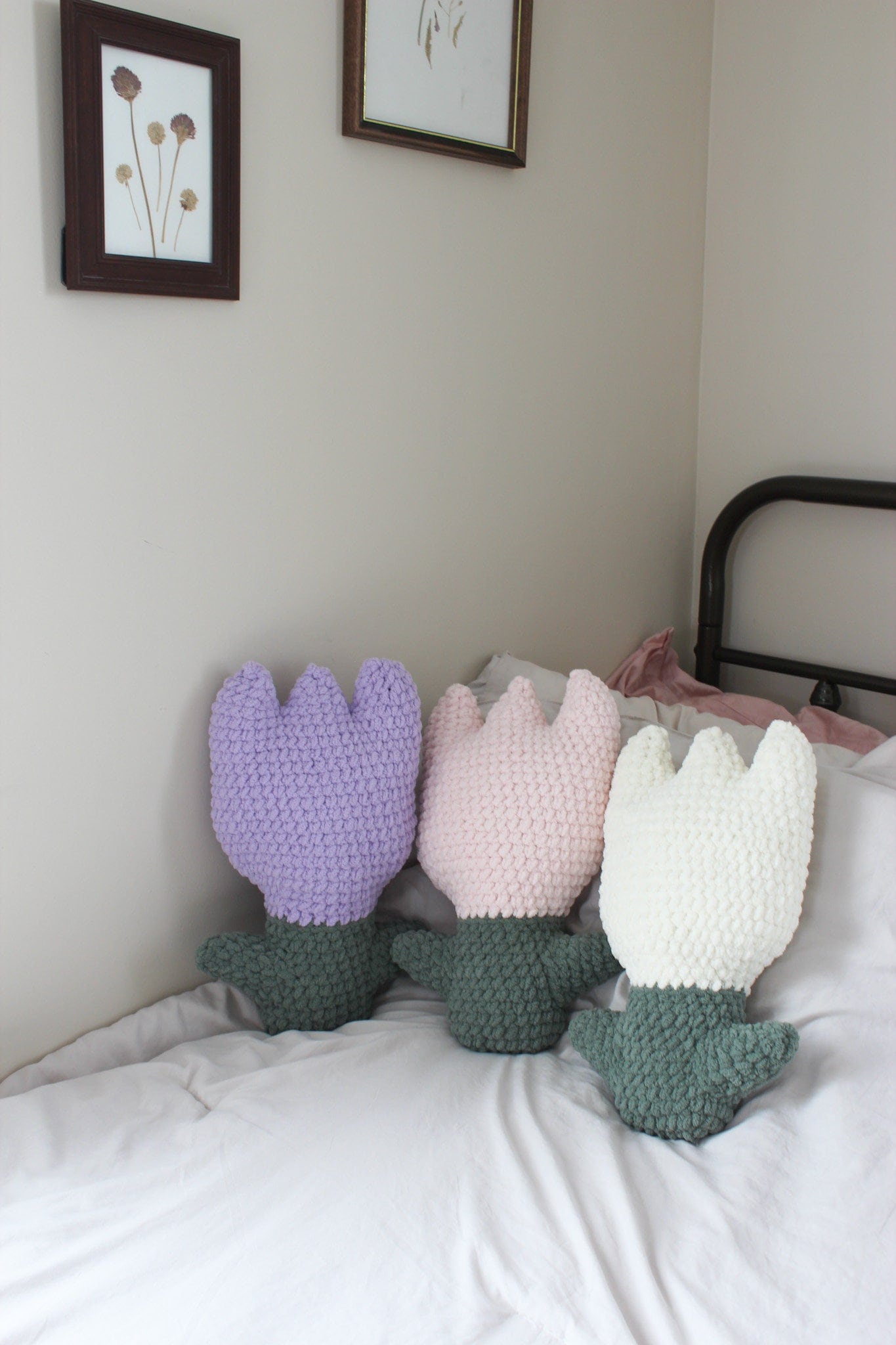 32 Flower Pillow Crochet Patterns for Cozy, Giftable Home Décor 32 Crochet Pattern Tulip Pillow Crochet Flower