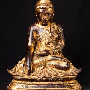 Antique bronze Mandalay Buddha statue from Burma, 19th century
