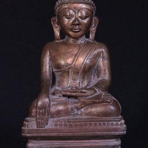 Antique bronze Shan Buddha statue from Burma, 18th century
