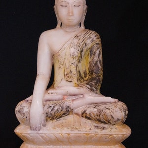 18th century Alabaster Buddha from Burma, 18th century
