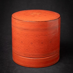 Old Burmese lacquerware betelnut box from Burma (Myanmar), Early 20th century