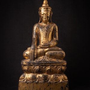 Antique wooden Burmese Shan Buddha from Burma, 18th century