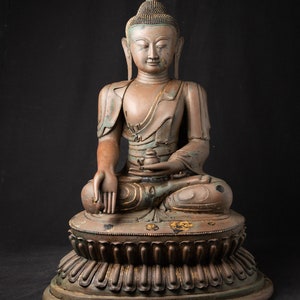 Large antique bronze Buddha statue from Burma, 19th century