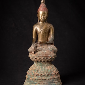 Antique bronze Burmese Buddha statue from Burma, 17th century