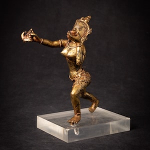 Antique bronze Yogini statue from Nepal, 17th century