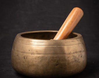 Old bronze Nepali Singing Bowl from Nepal, Early 20th century