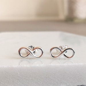 925 Sterling Silver Infinity Earrings / Minimal Everyday Tiny Dainty Small Studs / Personalised Gift for Her Friend Sister Wife Girlfriend