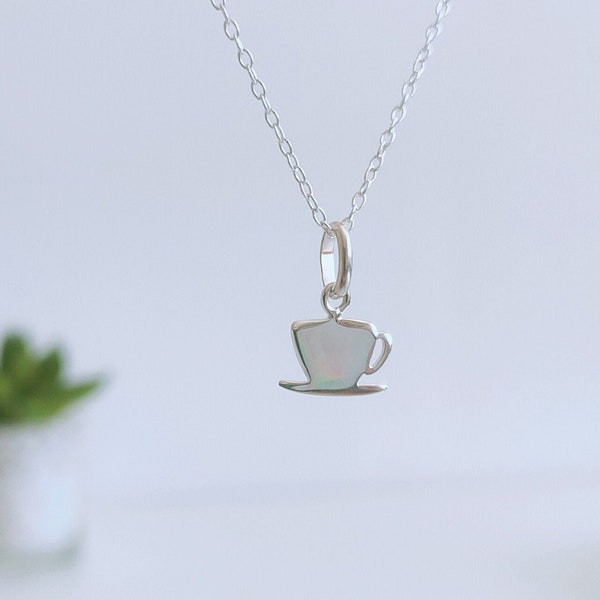 Collier à breloques tasse à thé en argent sterling 925 / Pendentif unique / Cadeau pour les amateurs de thé / Cadeau personnalisé pour elle / Boîte-cadeau à message / Minimaliste