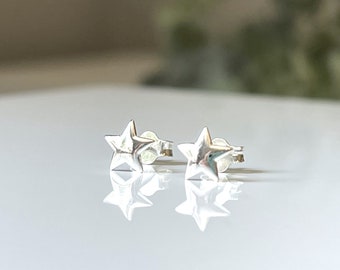 Silver Star Earrings / 925 Sterling Stud Earrings / Everyday Minimalist Style / Gift for her, Friend, Girlfriend, Wife or Girl.