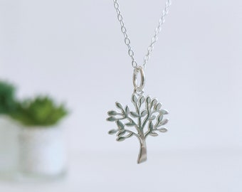 Lebensbaum-Halskette aus 925er-Sterlingsilber / Baum-Anhänger-Charm / personalisiertes Botschaftsgeschenk für sie / Naturliebhaber-Schmuck / Stammbaum