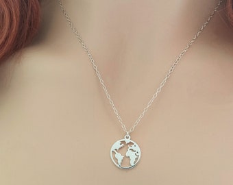 Collier carte du monde en argent sterling 925 / cadeau voyageurs / cadeau globe terrestre pour amoureux des voyages / message personnalisé cadeau pour elle / pendentif breloque