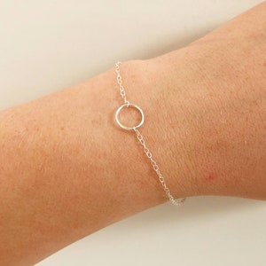 925 Sterling Silver Circle Bracelet / Minimal Karma Geometric / Personalised gift for her / Bridesmaid Gift Jewellery / Dainty Yoga Lovers