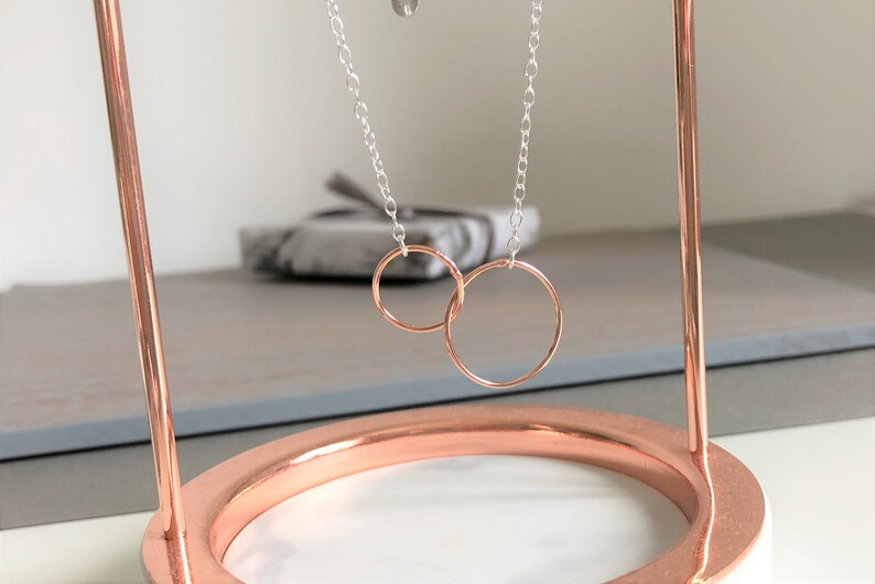 Gift Friend Sister Bridesmaid Thank you Dainty Sterling Silver /& Rose Gold Double Circle Karma Necklace in gift box Choker Necklace