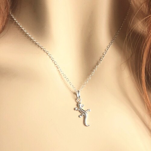 Collier gecko en argent sterling 925 / pendentif à breloque lézard / cadeau personnalisé pour elle / bijoux minimalistes délicats pour tous les jours / amoureux des animaux