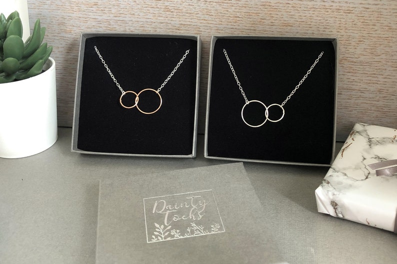 Gift Friend Sister Bridesmaid Thank you Dainty Sterling Silver /& Rose Gold Double Circle Karma Necklace in gift box Choker Necklace