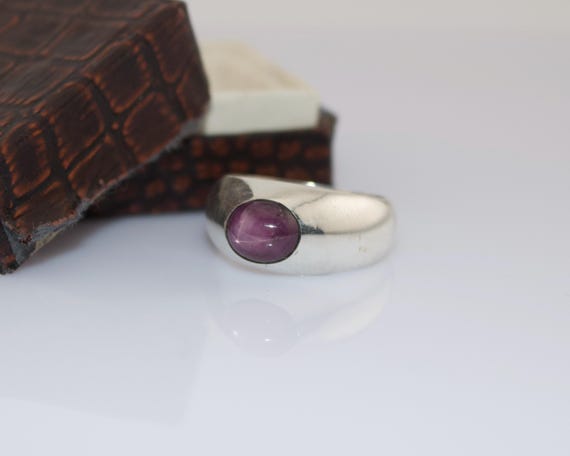 Vintage Sterling Silver Star Ruby Ring Domed Sign… - image 4