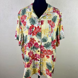 Free shipping Vintage shirt Rayon material vintage floral Blouse | Art Print Short Sleeve Top | Unisex Size 2X | 90s Button-Up Shirt