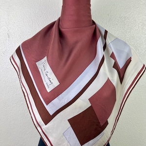 Freeshipping Pierre cardin  silk Scarf vintage scarves Size 31  inches Sz 1850