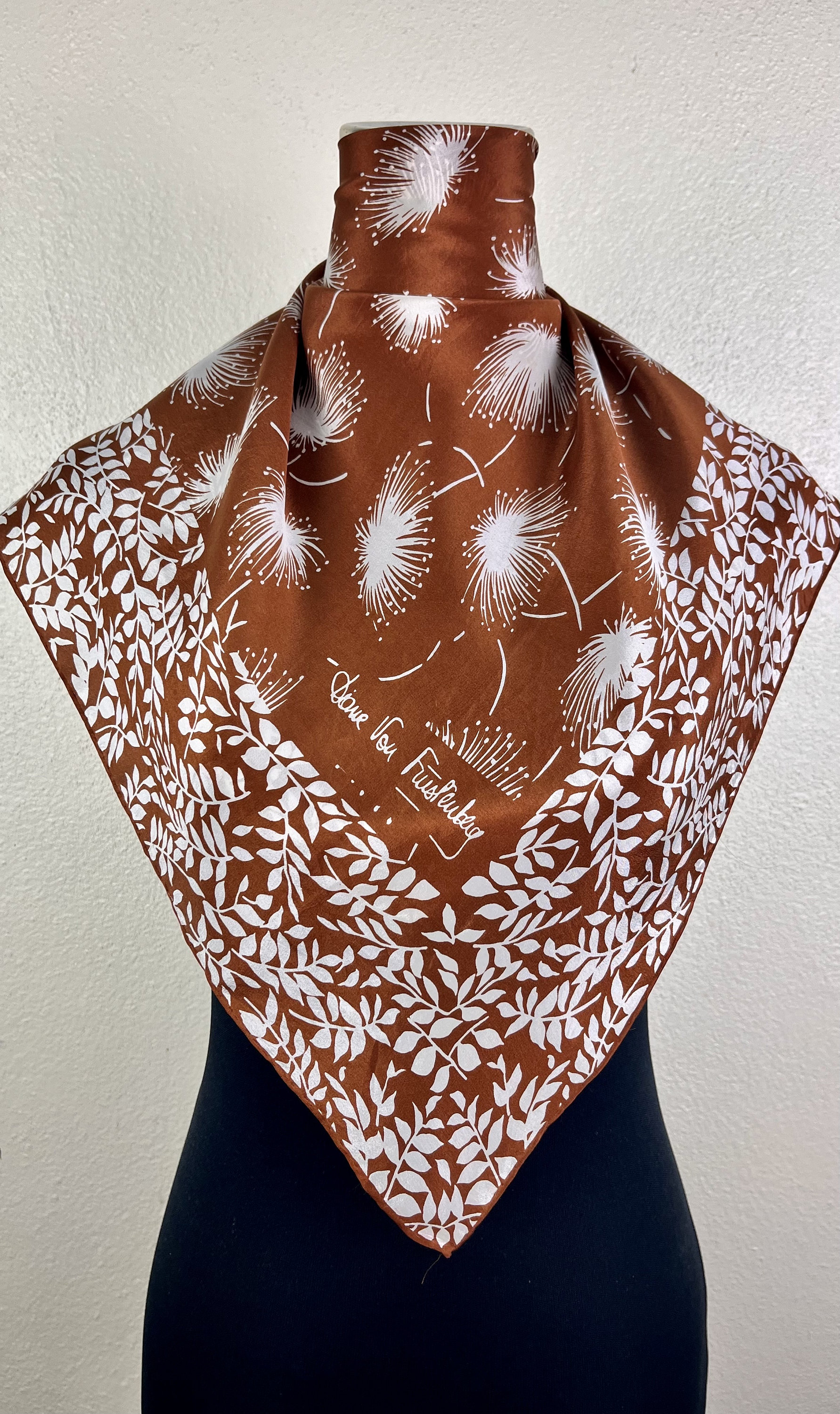 ダイアンフォンファステンバーグ　シルクスカーフ Diane von furstenberg scarf - Etsy 日本