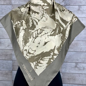 Free shipping Trussardi silk scarf vintage A11 size 34 x 34 inches